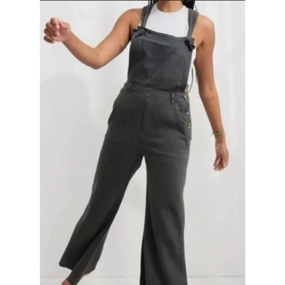 Aerie Women's Wide Leg Smoked Overalls Raw Edge Hem Charcoal Gray Size M NWT - Picture 2 of 11